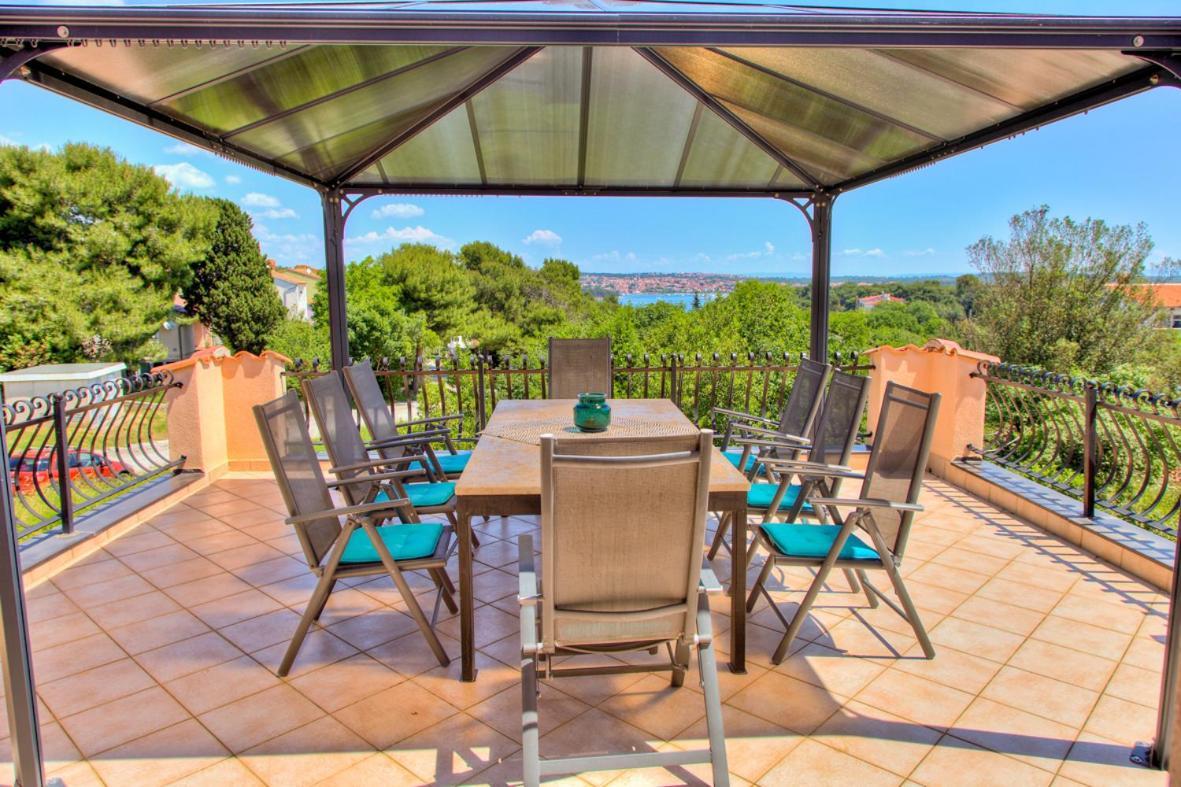 Villa Dolce Vita **** Premantura Esterno foto