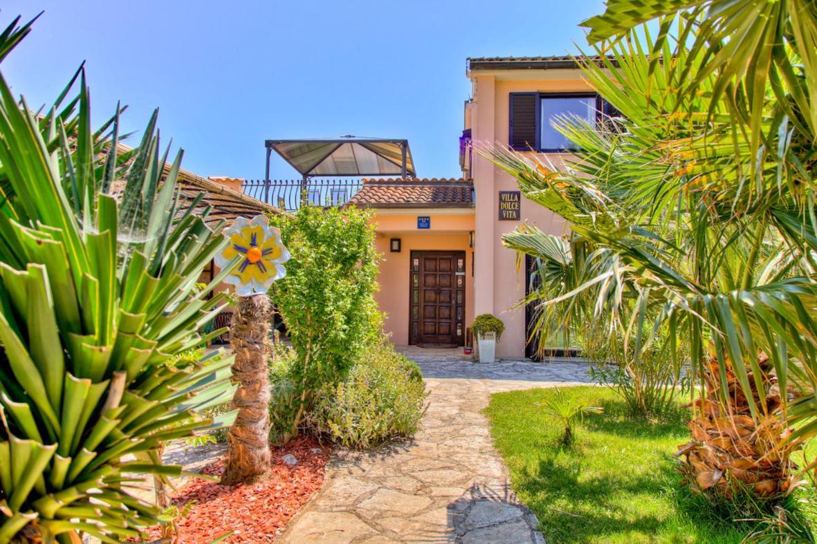 Villa Dolce Vita **** Premantura Esterno foto